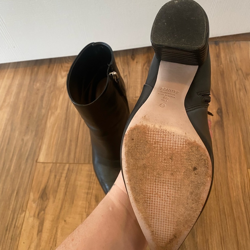 SCHUTZ Black Leather Ribbed-Block Heel Ankle Boots - Picture 10 of 11